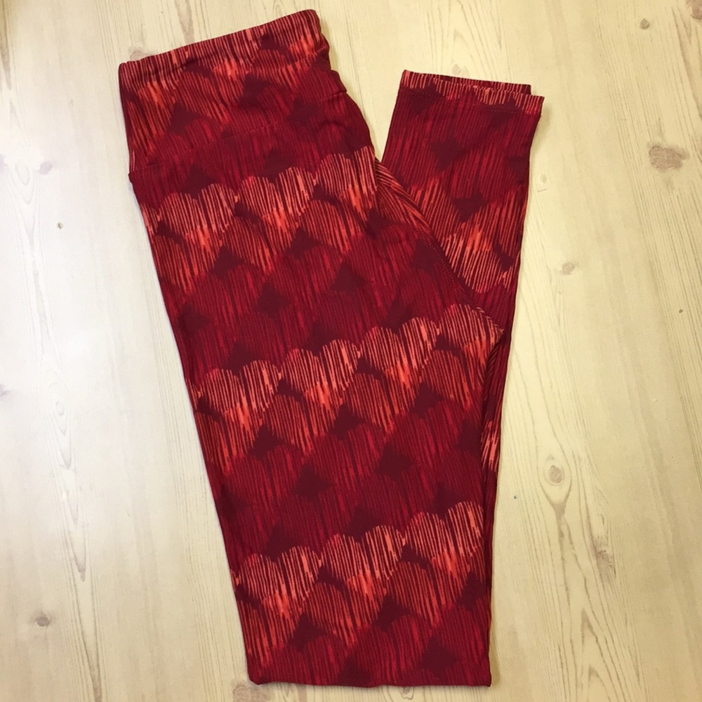 LuLaRoe OS Heart Valentine Leggings